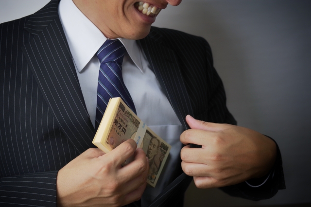 闇金業者は懐にお金を入れる。掛川市で弁護士に無料相談して解決へ